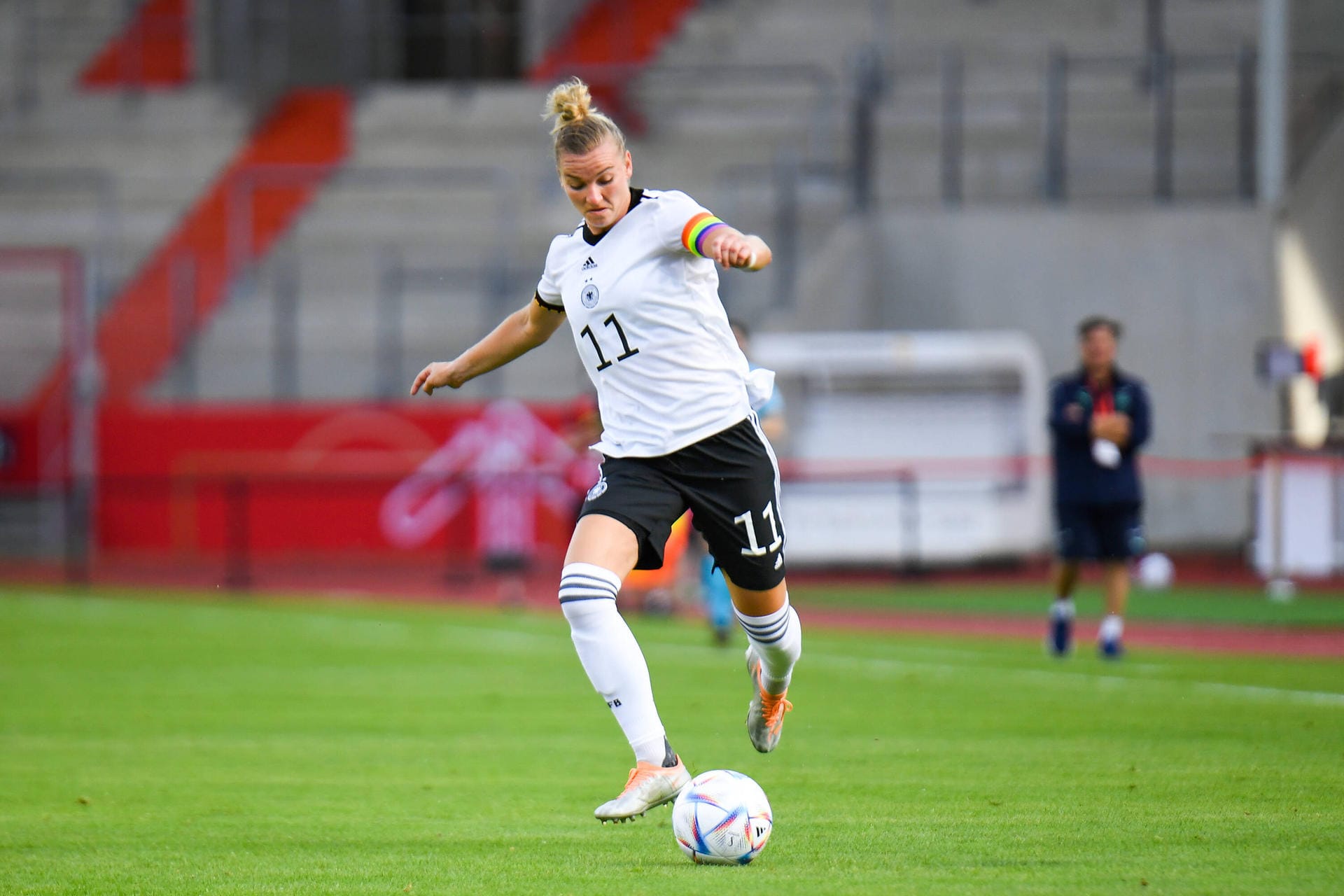 Mittelfeld/Sturm: Alexandra Popp, VfL Wolfsburg