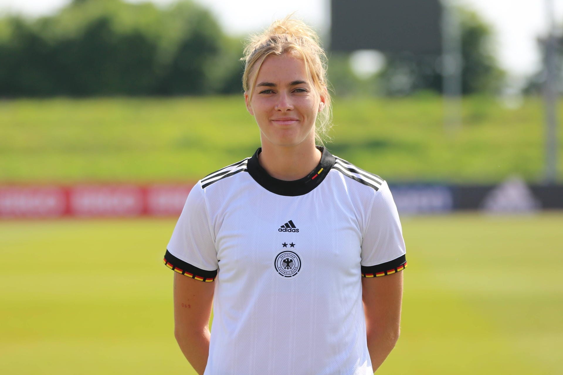 Mittelfeld/Sturm: Laura Freigang, Eintracht Frankfurt