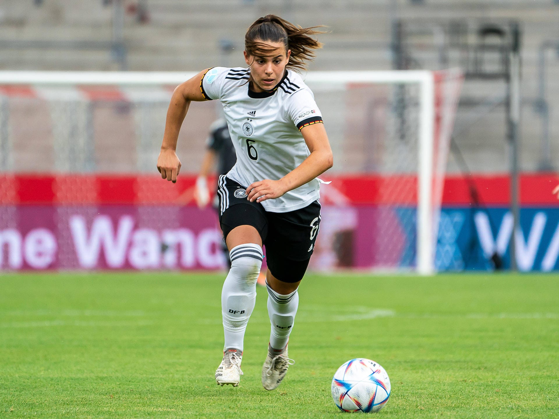 Mittelfeld/Sturm: Lena Oberdorf, VfL Wolfsburg