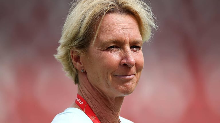 Bundestrainerin Martina Voss-Tecklenburg (Foto) hat den Kader für die Frauen-Europameisterschaft in England bekanntgegeben. Das ist das Team, das den Titel holen will.