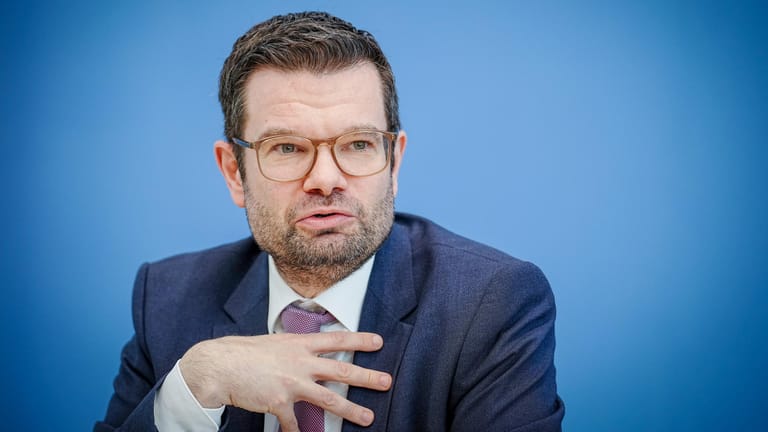 Marco Buschmann (FDP): Laut dem Justizminister könnte die Bundesregierung noch in diesem Monat ein Corona-Konzept für den Winter vorlegen.