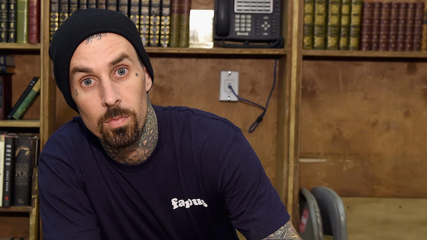 Travis Barker: Der Musiker hat eine Entzündung an der Bauchspeicheldrüse.