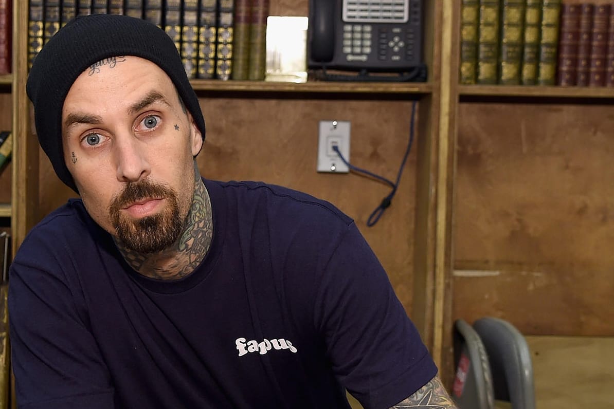 Travis Barker: Der Musiker hat eine Entzündung an der Bauchspeicheldrüse.