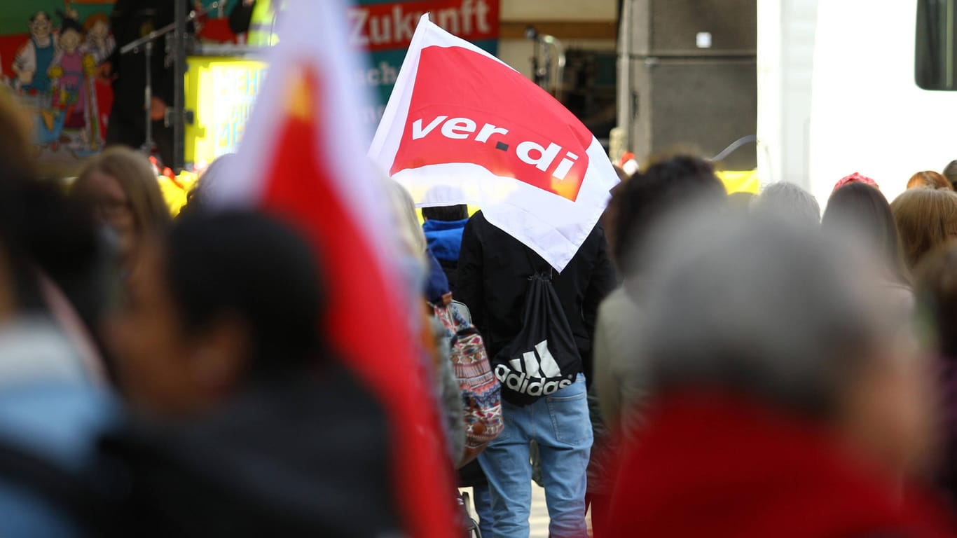 Verdi-Streik (Archivbild): Die Gewerkschaften wollen einen Inflationsausgleich.