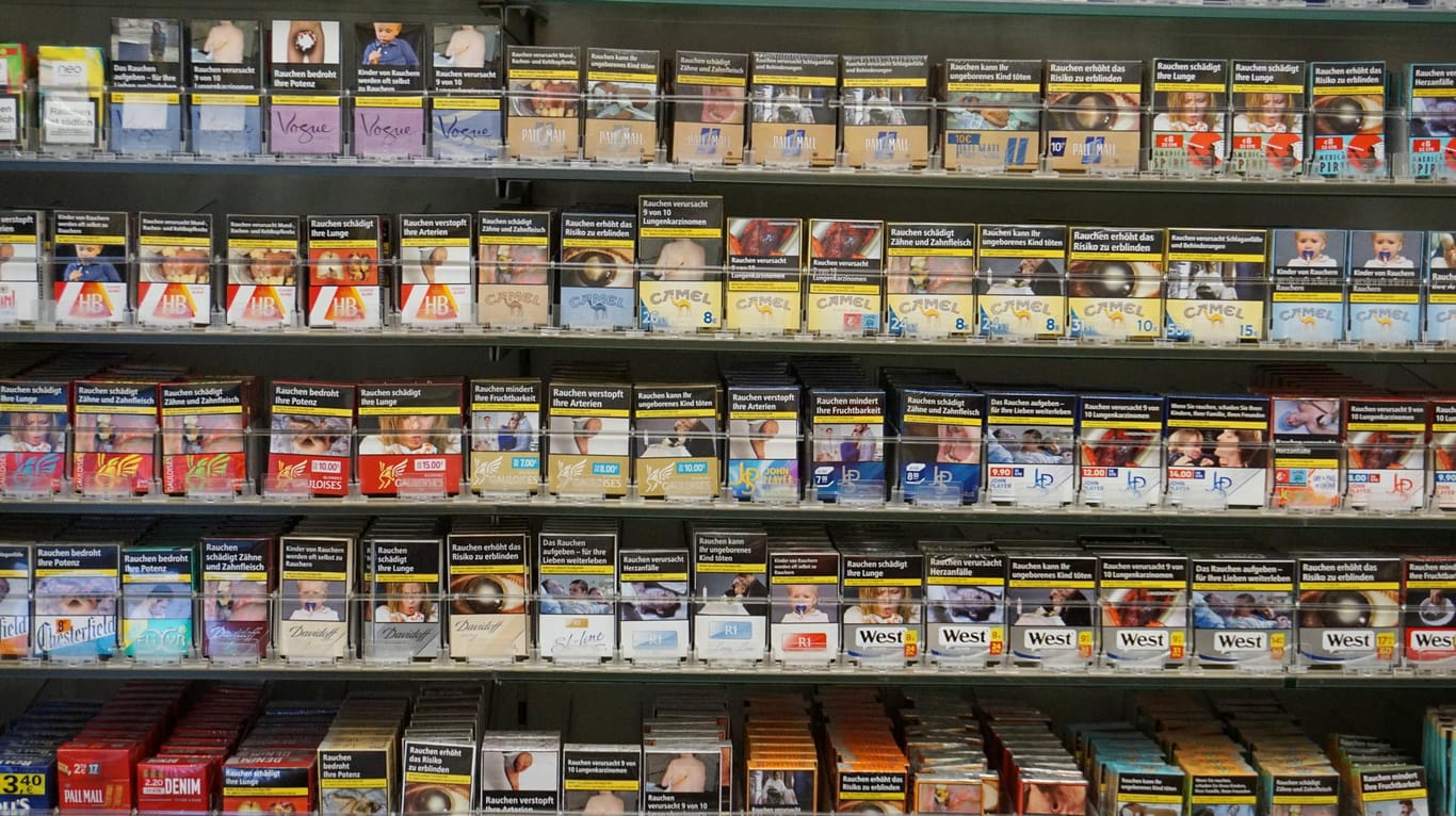Zigaretten in einem Kiosk: Einige Marken könnten vergriffen sein.