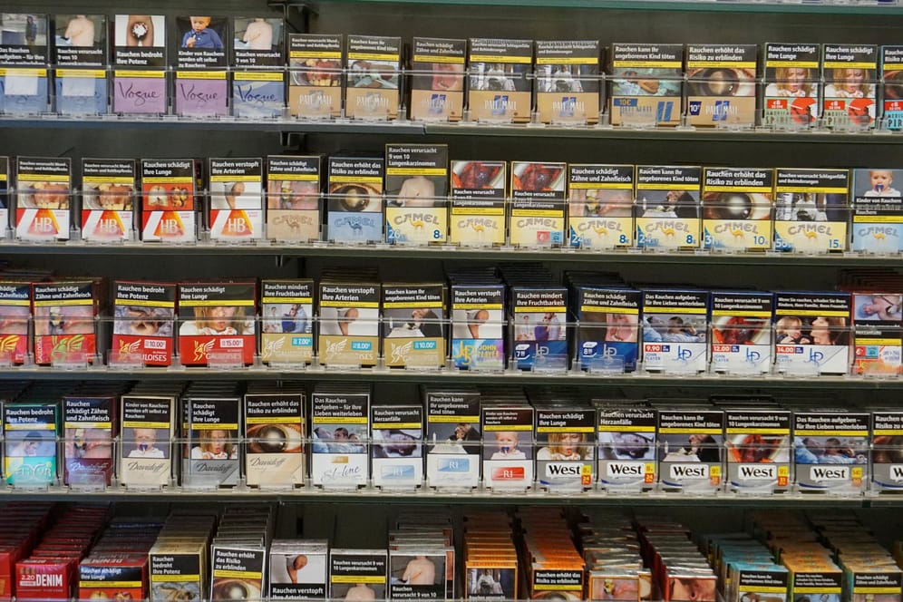 Zigaretten in einem Kiosk: Einige Marken könnten vergriffen sein.
