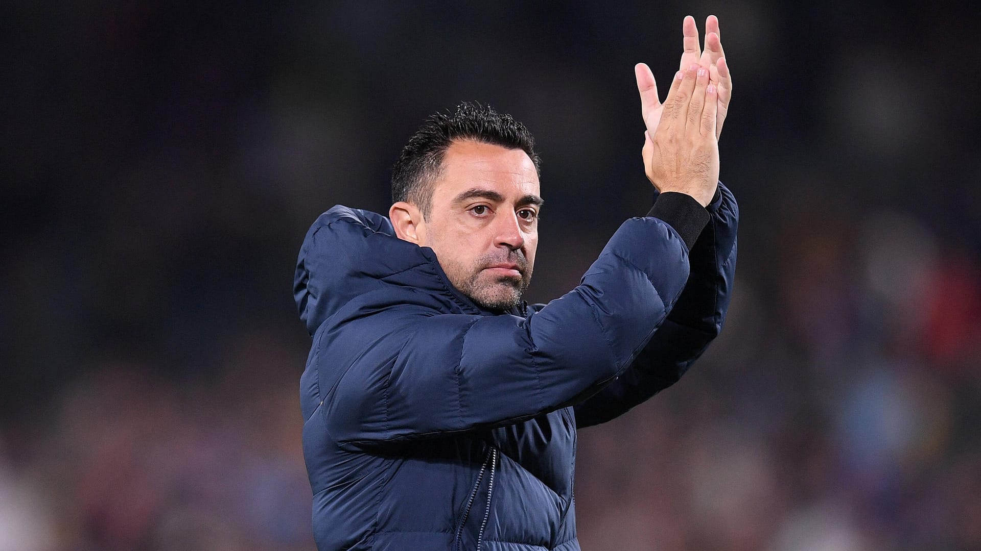 Xavi: DEr TRainer des FC Barcelona hat Robert Lewandowski getroffen.