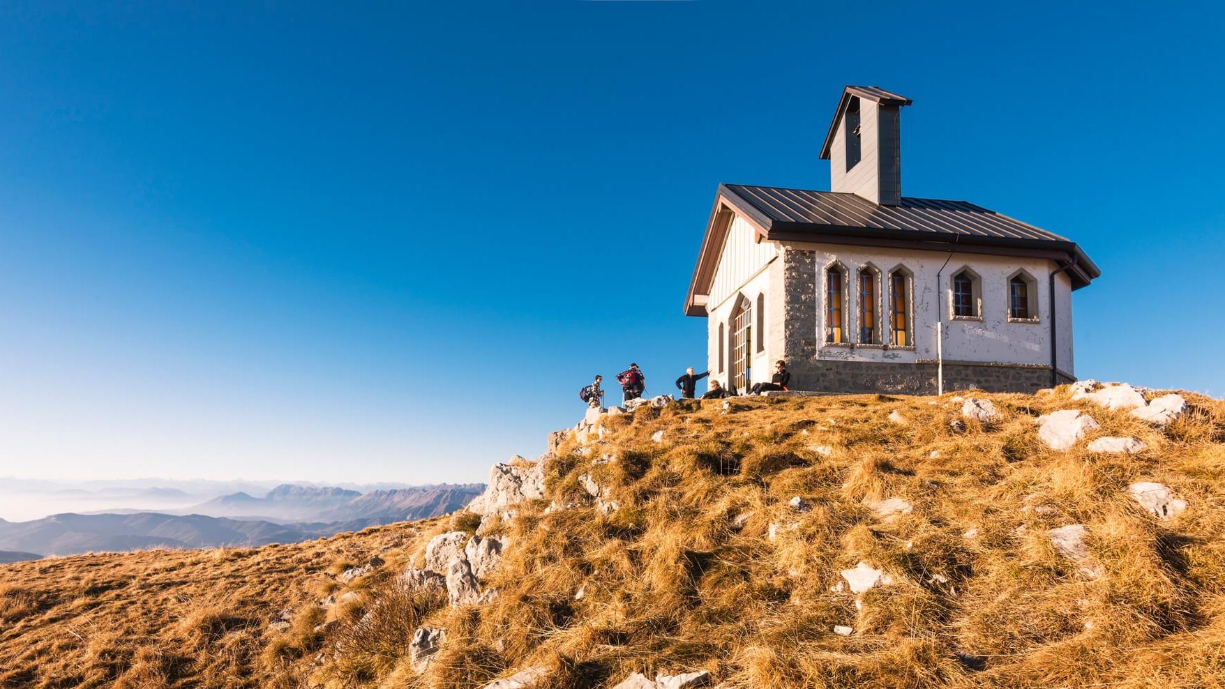 Kirche auf dem Berg Matajur: Bei einer Solotour stürzte hier ein 31-Jähriger in eine Felsspalte.