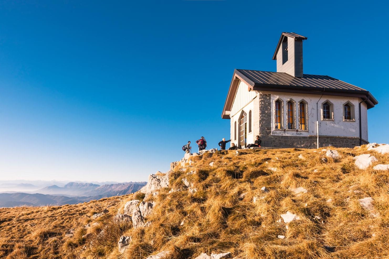 Kirche auf dem Berg Matajur: Bei einer Solotour stürzte hier ein 31-Jähriger in eine Felsspalte.