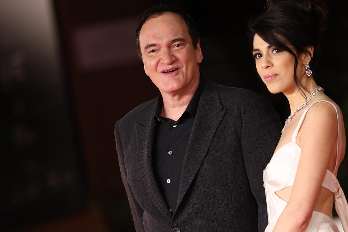 Quentin Tarantino und Daniella Pick: Hier strahlen die beiden im Oktober 2021 in Rom um die Wette.