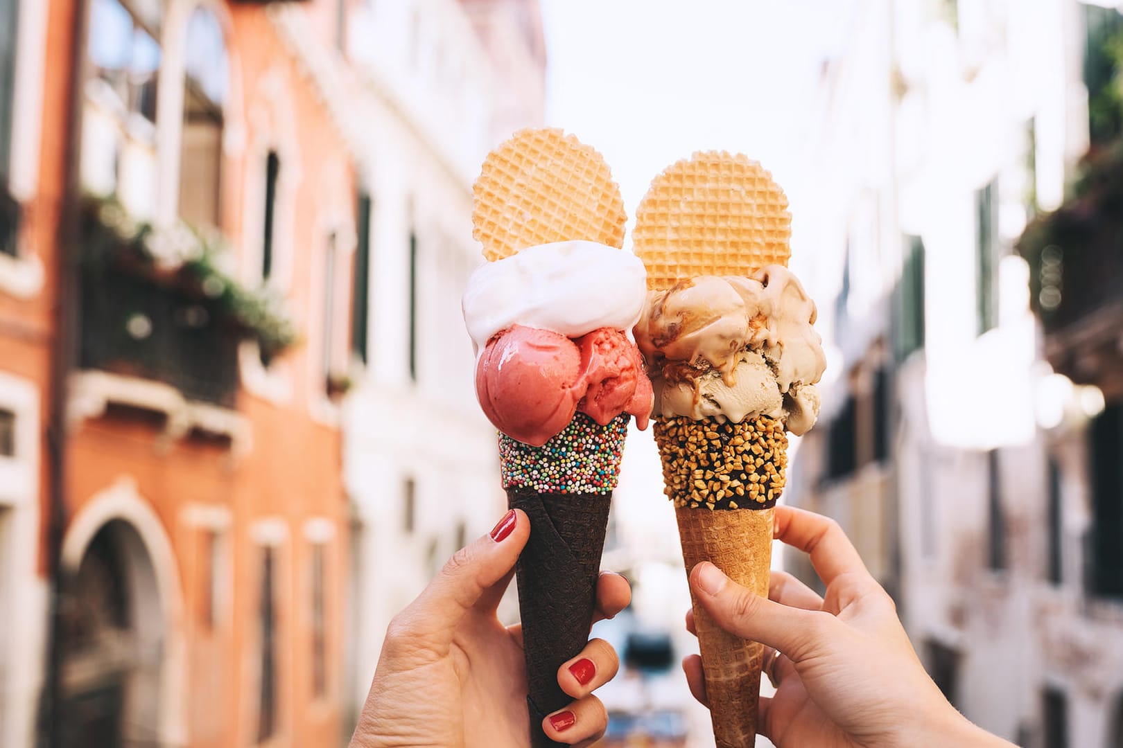 Eiscreme und Sorbet: Jedes Jahr kommen neue Sorten auf den Markt, doch viele bleiben den Klassikern treu.