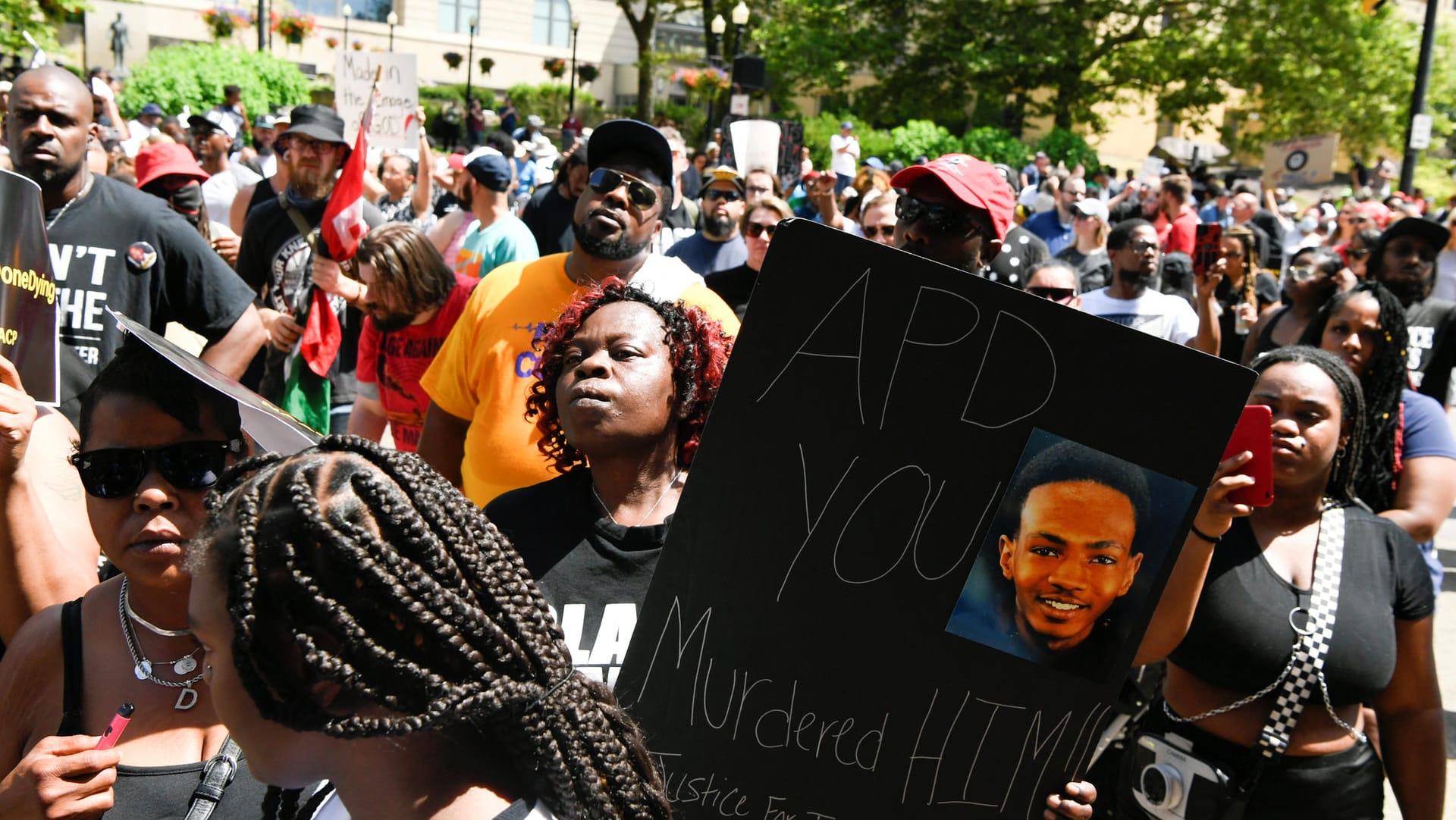 Demonstranten bei einem Protest in Akron, Ohio: Vor einer Woche starb Jayland Walker bei einem Polizeieinsatz.