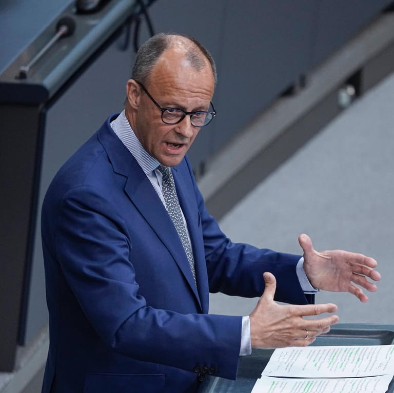 CDU-Chef Friedrich Merz im Bundestag (Archiv): Scholz habe es versäumt, mehr Kostendisziplin in diesen Krisenzeiten einzufordern.