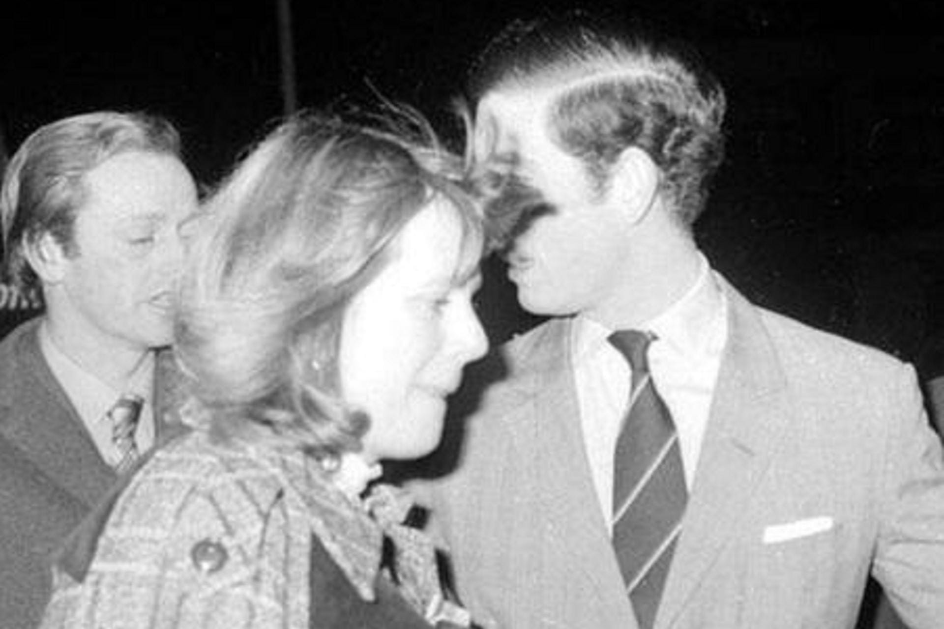 Wie alles begann: Anfang der Siebzigerjahre lernten sich Camilla und Prinz Charles bei einem Polospiel kennen und führten eine Romanze, in der der Thronfolger seiner Freundin seine Liebe gestand.