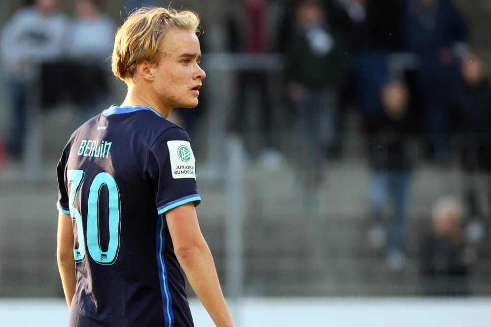 Lukas Michelbrink: Der Berliner Jugendspieler hält wenig von den Abwerbeversuchen des FC Bayern.