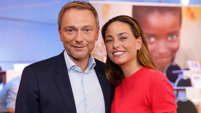 Karrierebewusst sind beide: Sein Job als Finanzminister und ihre Rolle als Chefreporterin bei "Welt" dürfte beim heimischen Essen vor allem politische Themen auf den Tisch bringen.