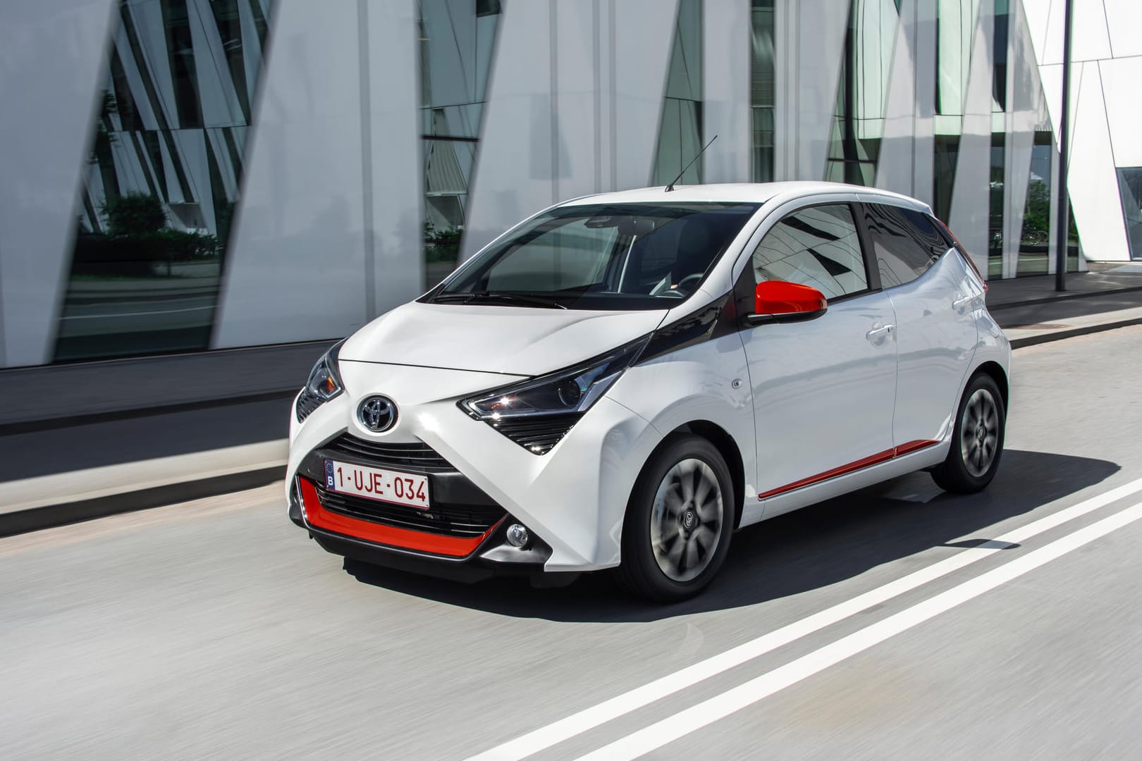 Flotter Flitzer: Ganz kleine Fahrzeuge wie auch der Aygo von Toyota kommen oft als Stadtautos zum Einsatz.