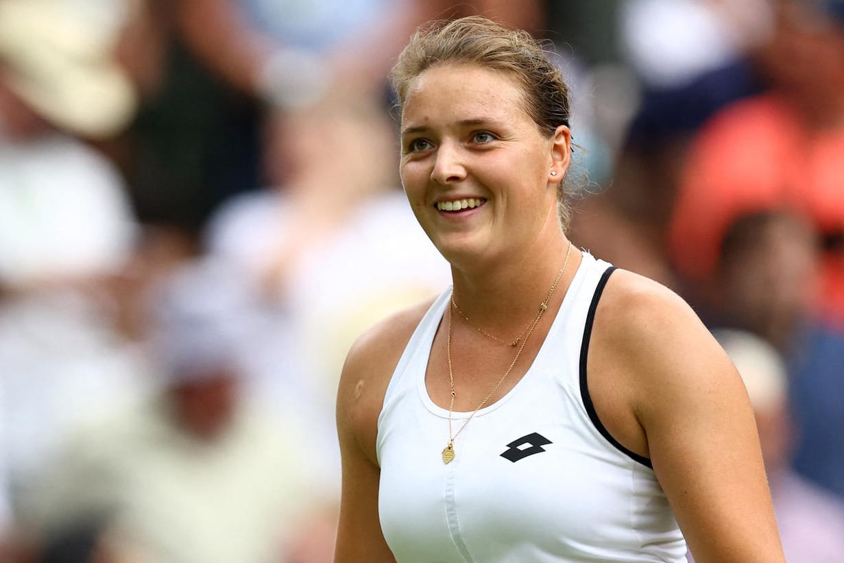 Jule Niemeier kann es kaum fassen: Sie steht im Viertelfinale von Wimbledon.