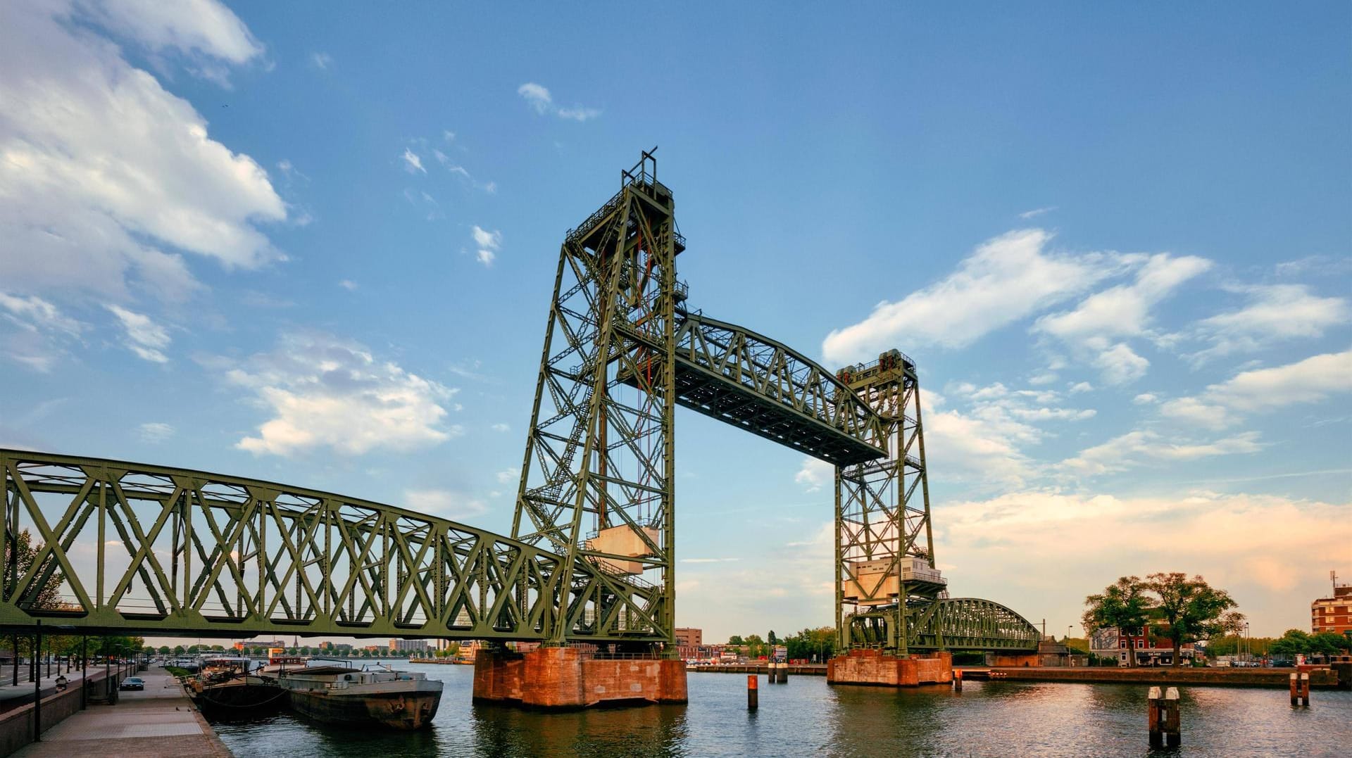 Die Koningshavenbrug in Rotterdam: Die historische Brücke soll nun doch stehen bleiben.