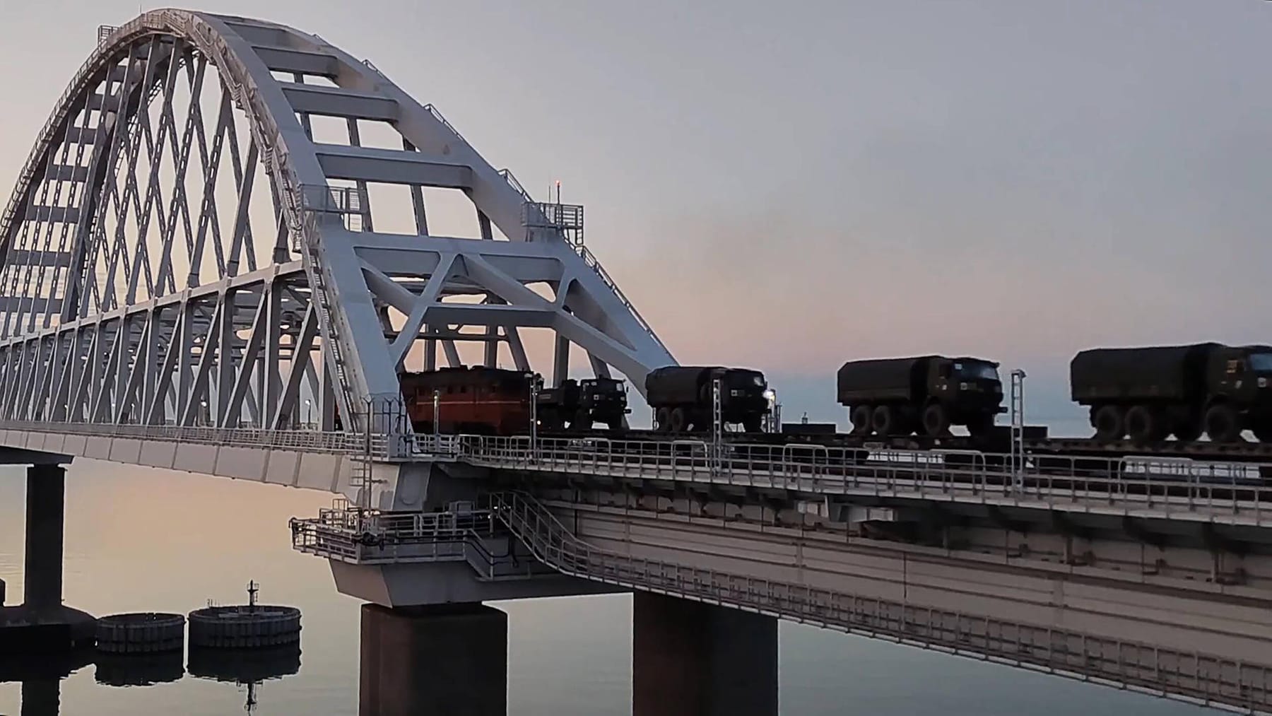 Rusia bersiap untuk menyerang Jembatan Krimea
