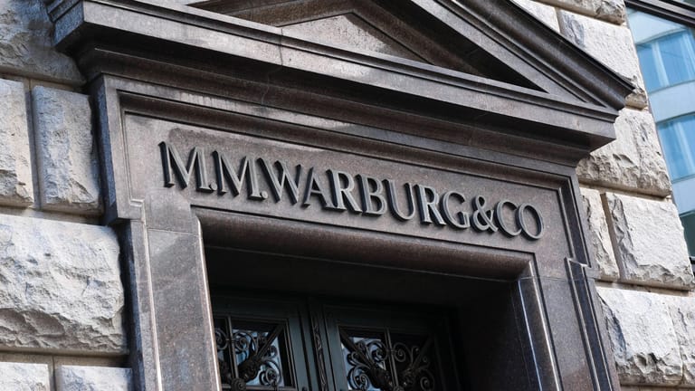 Warburg-Bank in Hamburg: Der Miteigentümer der Privatbank soll an Cum-Ex-Geschäften beteiligt gewesen sein.