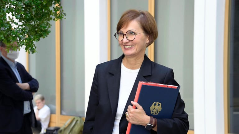Bettina Stark-Watzinger: Die Bundesbildungsministerin kritisierte die Entscheidung der Humboldt-Universität zur Absage des Vortrags.