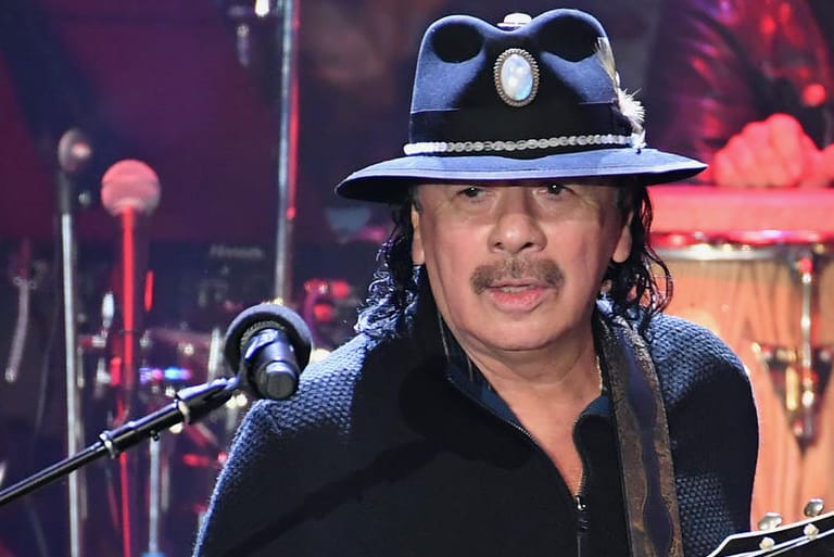 Carlos Santana: Der Stargitarrist kollabierte auf der Bühne.