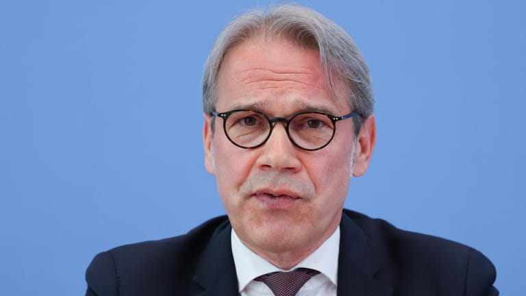 Thüringens Innenminister Maier: "Wir setzen nur geltendes Recht um."