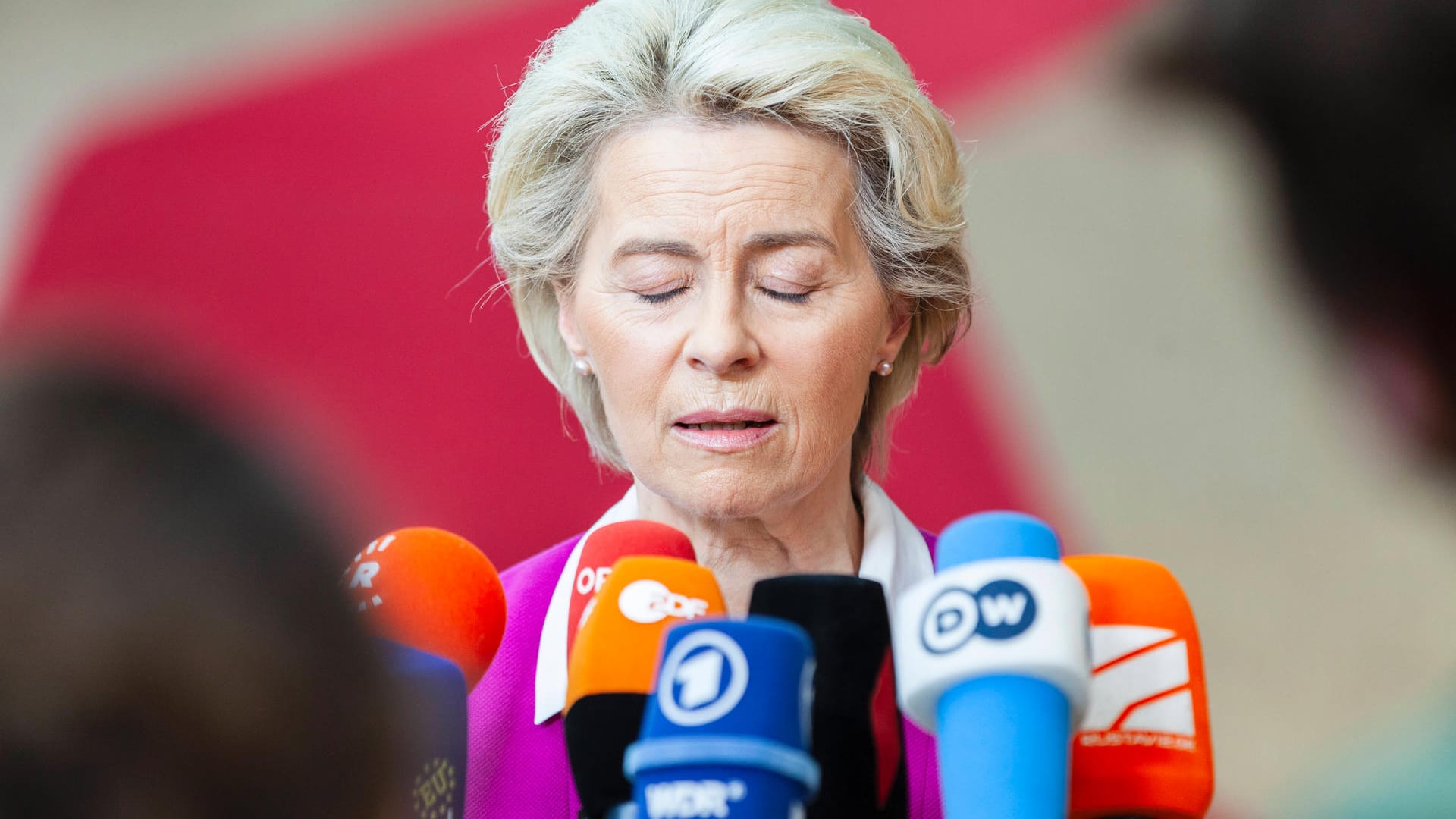 EU-Kommissionspräsidentin Ursula von der Leyen bei einer Pressekonferenz: Die Idee ihrer Behörde, Gas- und Atomkraftinvestitionen für grün zu erklären, hat es durch das EU-Parlament geschafft.