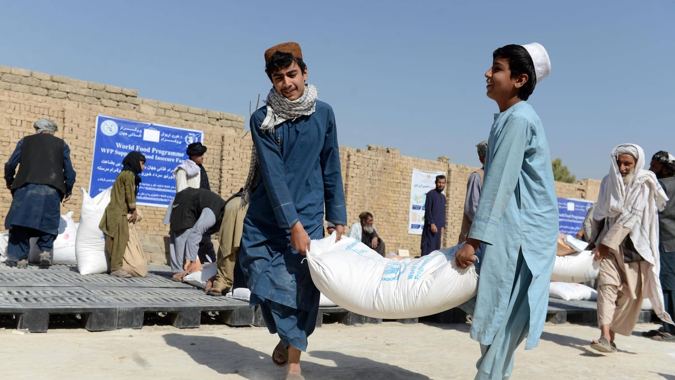 Lebensmittelausgabe im afghanischen Kandahar: Die Zahl der Hungernden ist 2021 nochmals gestiegen.