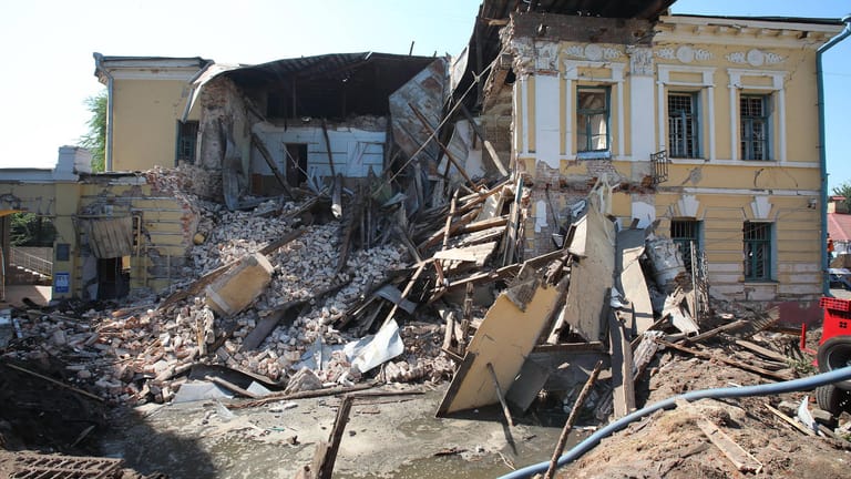 Ein zerstörtes Haus in Charkiw (Archivbild): Die Region ist noch immer umkämpft.