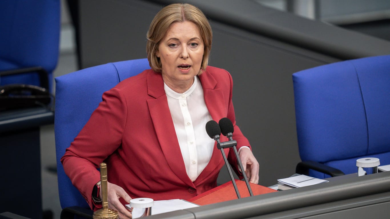 Bärbel Bas (SPD): Der Bundestag geht in die Sommerpause – die Bundestagspräsidentin könnte sie unterbrechen.