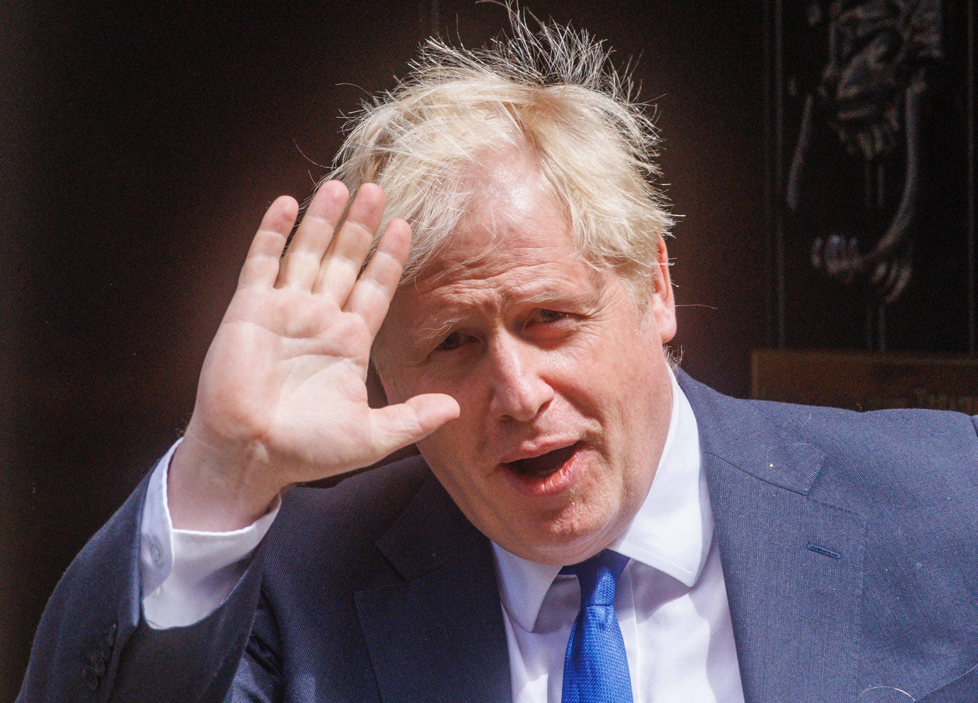 Boris Johnson: Seit 2019 war er britischer Premierminister. Nachdem der Druck auf ihn massiv gestiegen war, verkündete er seinen Rückzug als Parteichef. Bis ein neuer Regierungschef gefunden ist, will er im Amt bleiben. Ein Rückblick auf seine politische Laufbahn.