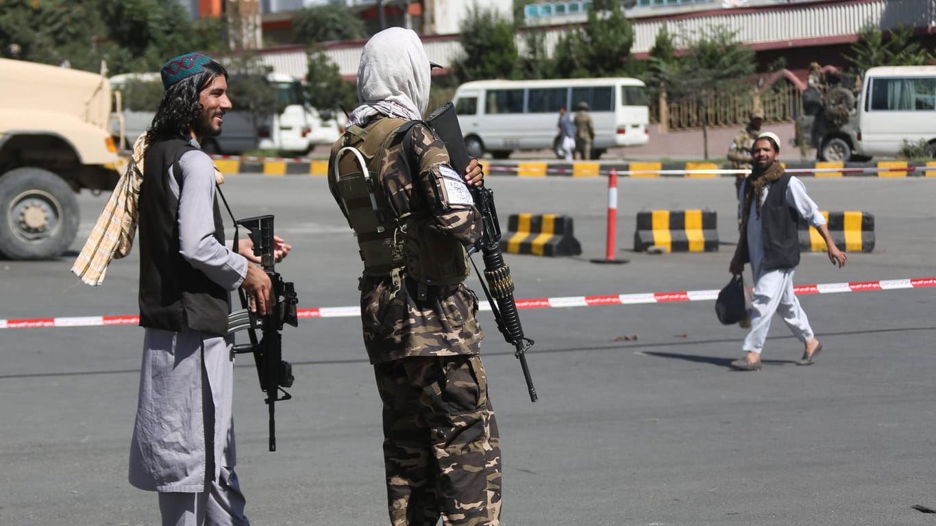 Kämpfer der Taliban in Kabul: Seit zwei Wochen attackieren sie eine Provinz im Norden Afghanistans.
