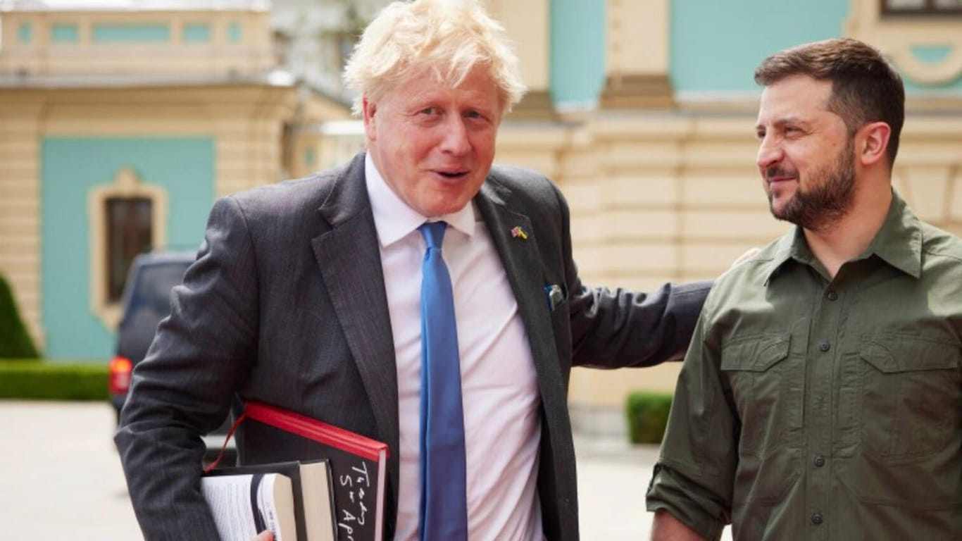 Boris Johnson (l) und Wolodymyr Selenskyj: Die Ukraine dankt dem britischen Premier.