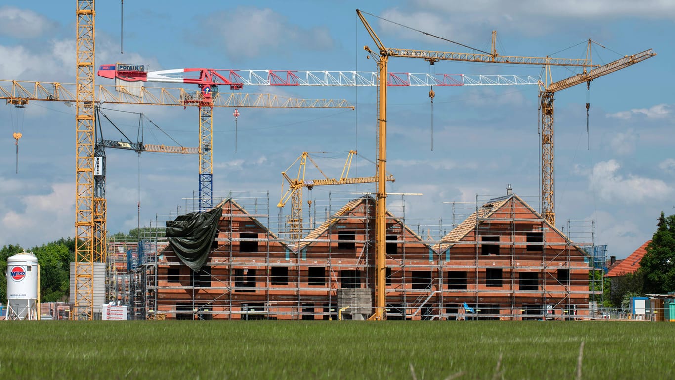 Baugebiet nahe München (Symbolbild): Die Preise für Neubauten stiegen zuletzt stark.
