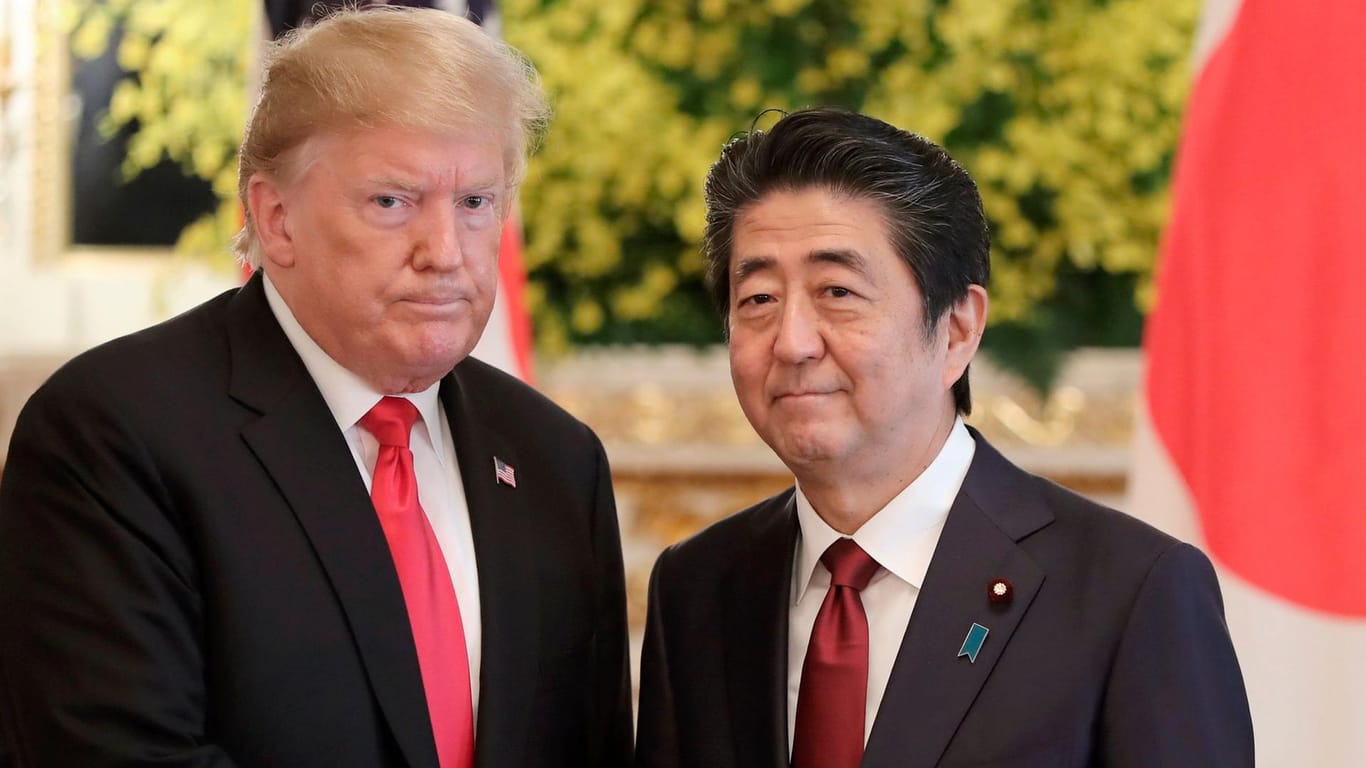 Shinzo Abe und Donald Trump im Jahr 2019: Mit dem damaligen US-Präsidenten hatte Japans Regierungschef seine Probleme.