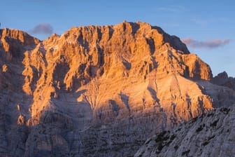 Am Berg Moiazza in den Dolomiten ist es zu einem Felssturz gekommen.