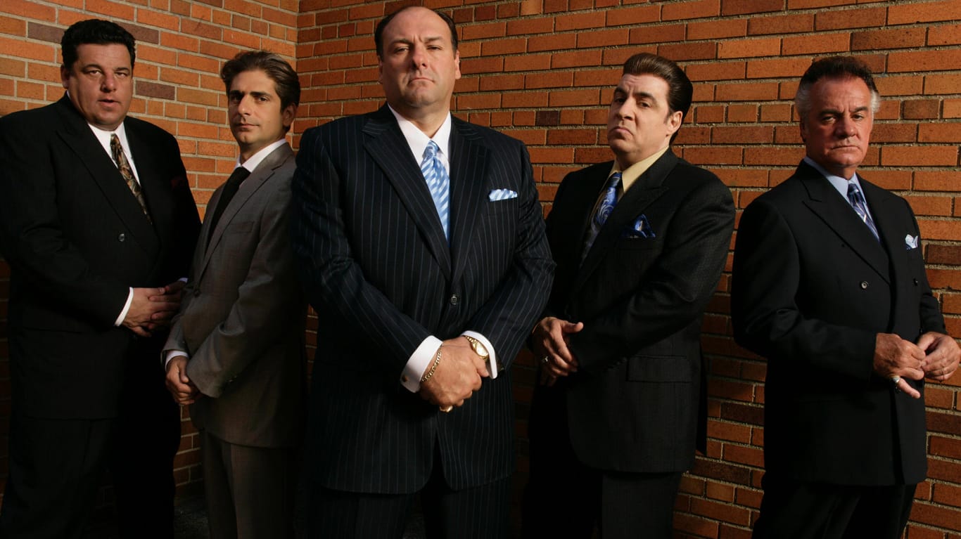 Tony Sirico (r.) spielte mit Steve Schirripa, Michael Imperioli, James Gandolfini und Steven Van Zandt in "Die Sopranos".