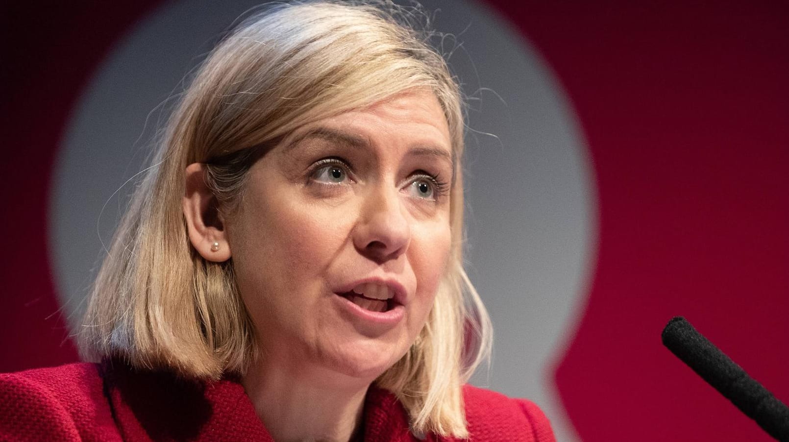 Die neue britische Bildungsminsterin Andrea Jenkyns: Sie sorgte mit einer Geste für Empörung.