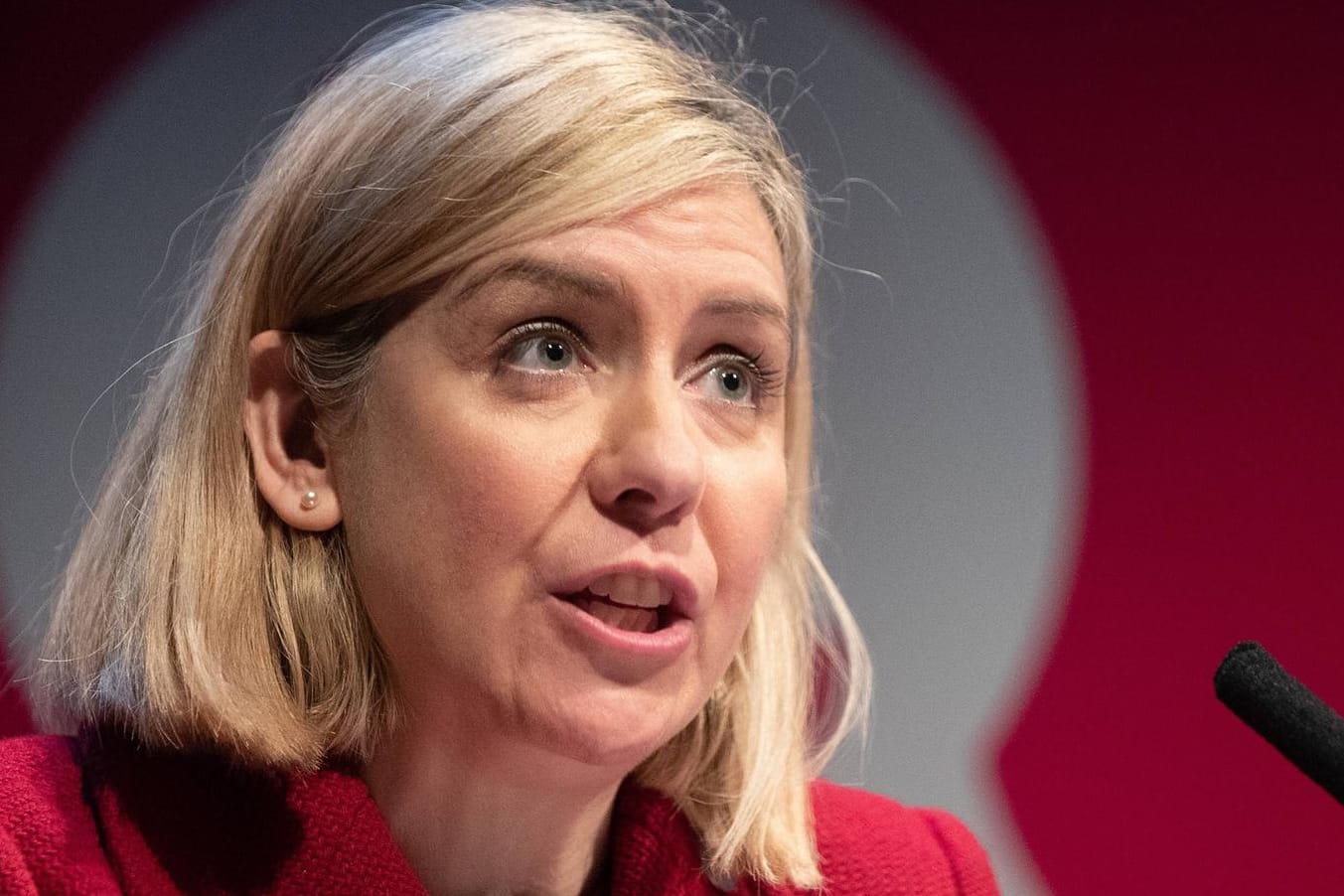 Die neue britische Bildungsminsterin Andrea Jenkyns: Sie sorgte mit einer Geste für Empörung.