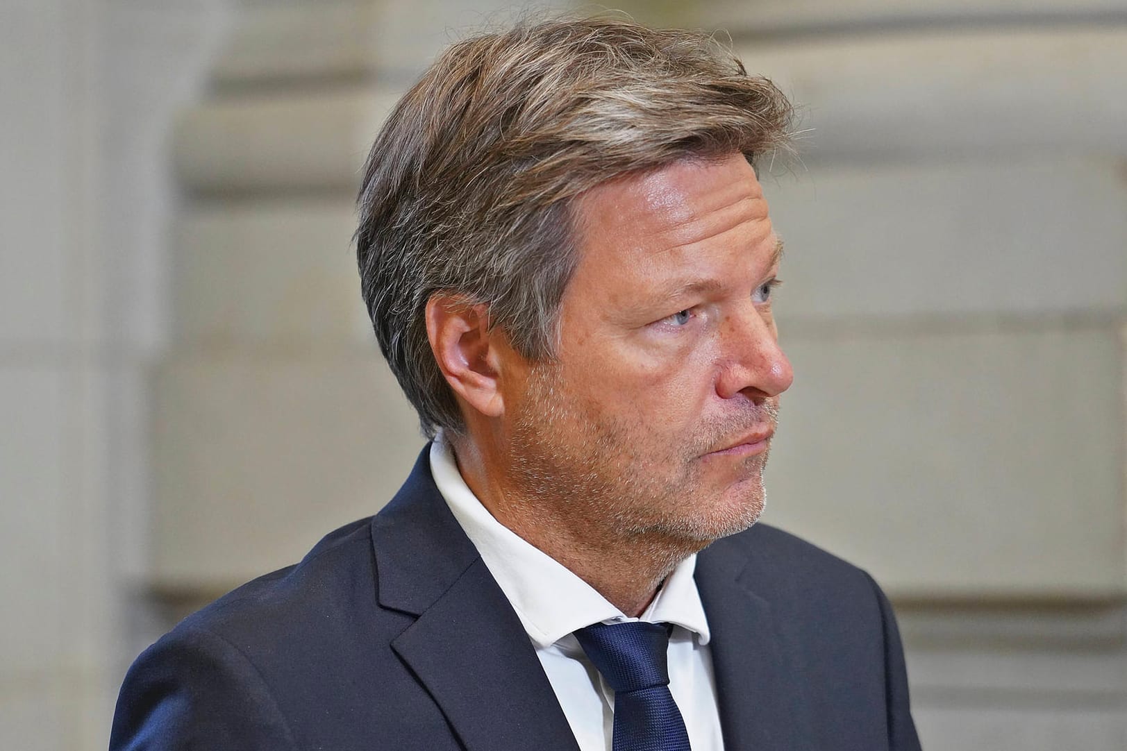 Robert Habeck (Grüne): Der Wirtschaftsminister und Vizekanzler warnt vor schwierigen Zeiten angesichts eines möglichen Gasmangels in Deutschland.