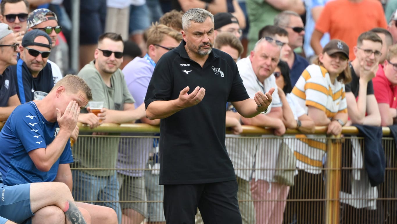 Thomas Reis: Der Bochum-Trainer steht mit seiner Mannschaft vor dem schwierigen zweiten Bundesligajahr.