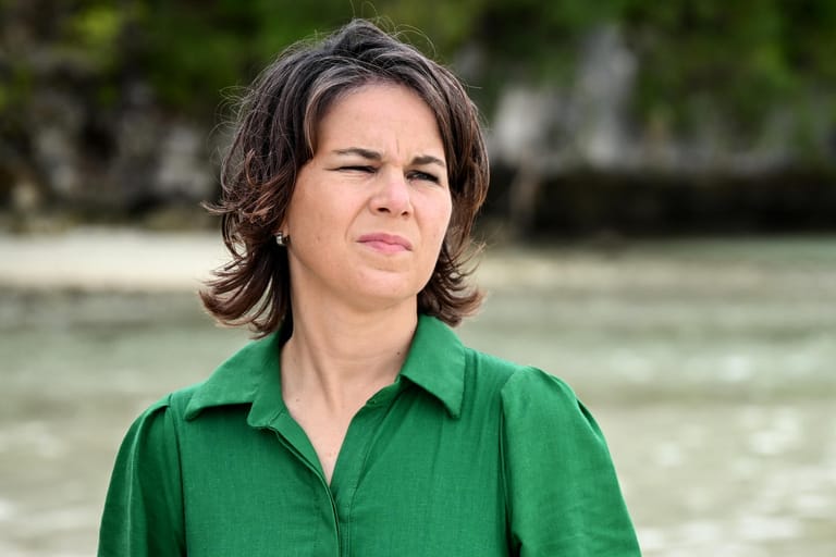 Annalena Baerbock am Strand in Palau: "Eklatante Ungerechtigkeit."