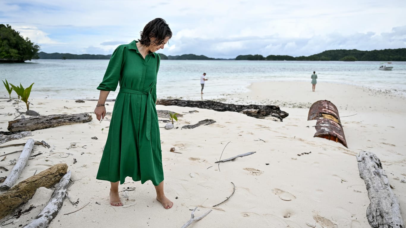 Annalena Baerbock auf Palauer Insel Ngkesill: Die Hälfte ist verschwunden.