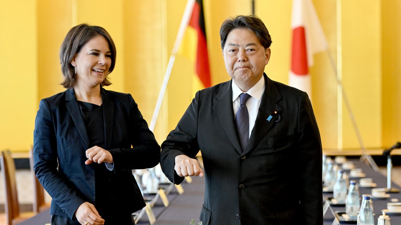 Besuch in Japan: Außenministerin Annalena Baerbock (Grüne) trifft ihren Amtskollegen, den japanischen Außenminister Yoshimasa Hayashi.