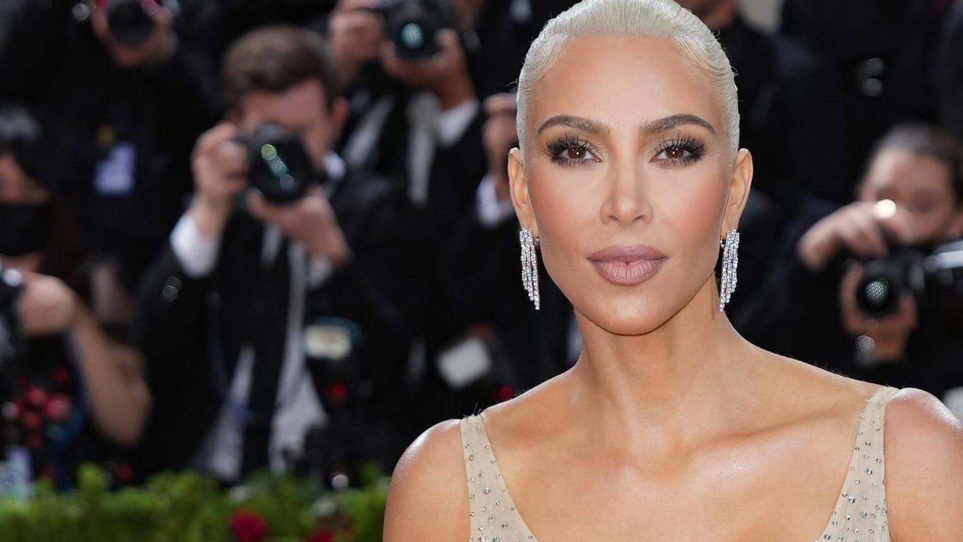 Kim Kardashian: Die Influencerin wurde 2016 in Paris überfallen.