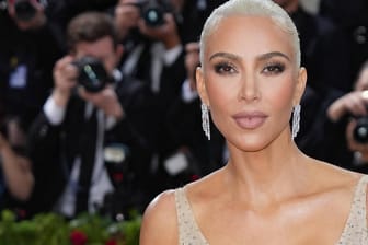 Kim Kardashian: Die Influencerin wurde 2016 in Paris überfallen.