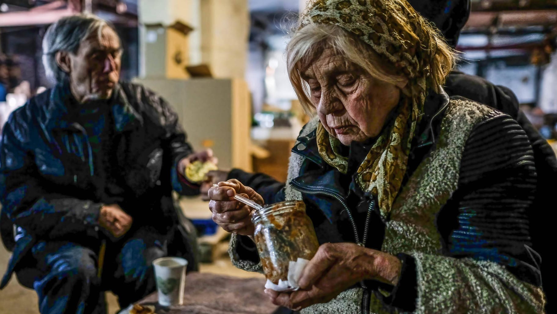 Humanitäre Hilfe in Sjewjerodonezk (Archivbild): Mathias Mogge schließt nicht aus, dass es Regionen in der Ukraine gibt, in denen die Menschen bereits Hunger leiden.