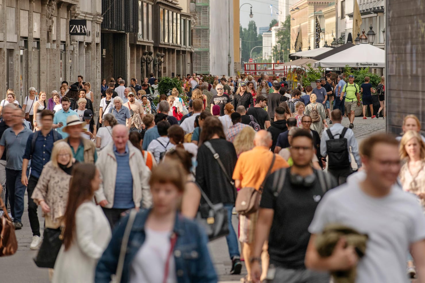 Fußgängerzone in München: Die Preise in Deutschland steigen weiter. Fußgängerzone in München: Die Preise in Deutschland steigen weiter.
